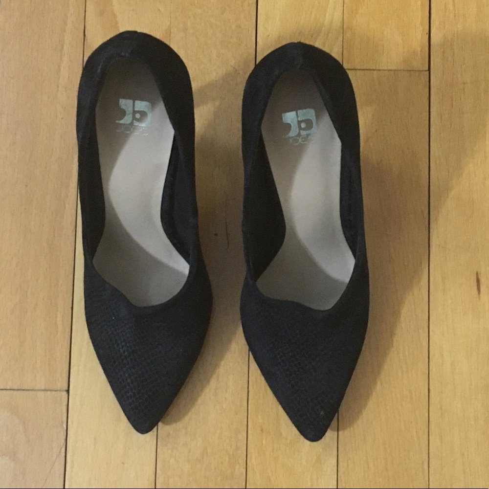 Joe’s jeans black suede shoes.